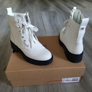 UGG Daren Hiker Leather Boot